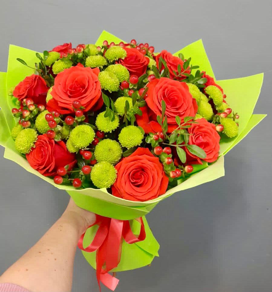 Букет цветов из: Хризантемы и Розы в Долгое Ледово