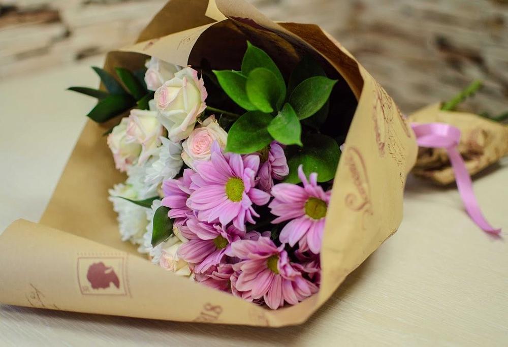 Букет цветов из: Розы и Хризантемы в Долгое Ледово