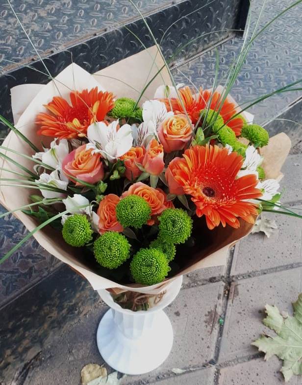 Букет цветов из: Герберы, Хризантемы, Альстромерии и Розы в Долгое Ледово
