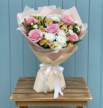 Букет цветов из:  Гвоздики, Орхидеи и Розы в Долгое Ледово