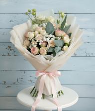 Букет цветов из:  Розы и Лизиантусы в Долгое Ледово
