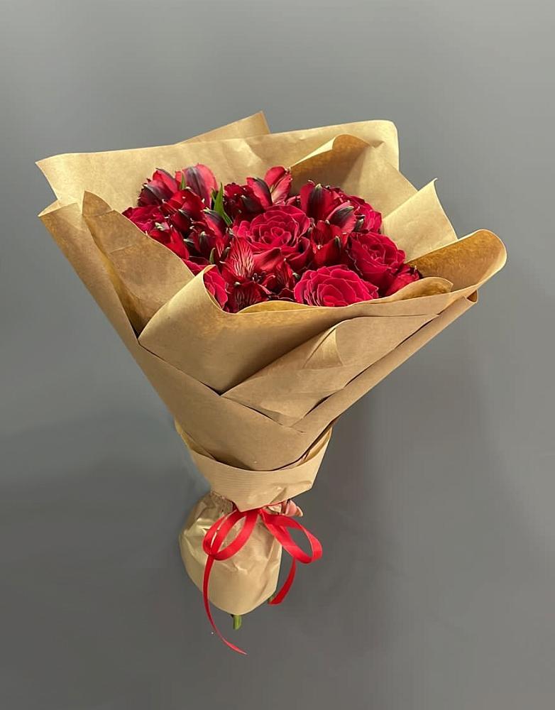 Букет цветов из: Альстромерии и Розы в Долгое Ледово