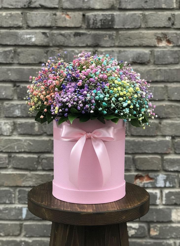 Цветочная композиция из Гипсофила и Розы в шляпной коробке в Долгое Ледово