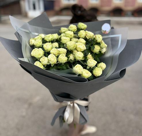 Букет Белые кустовые розы Солинеро в Долгое Ледово