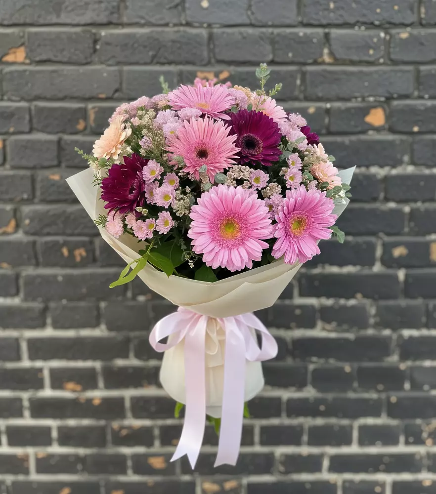 Букет цветов из: Герберы и Хризантемы в Долгое Ледово