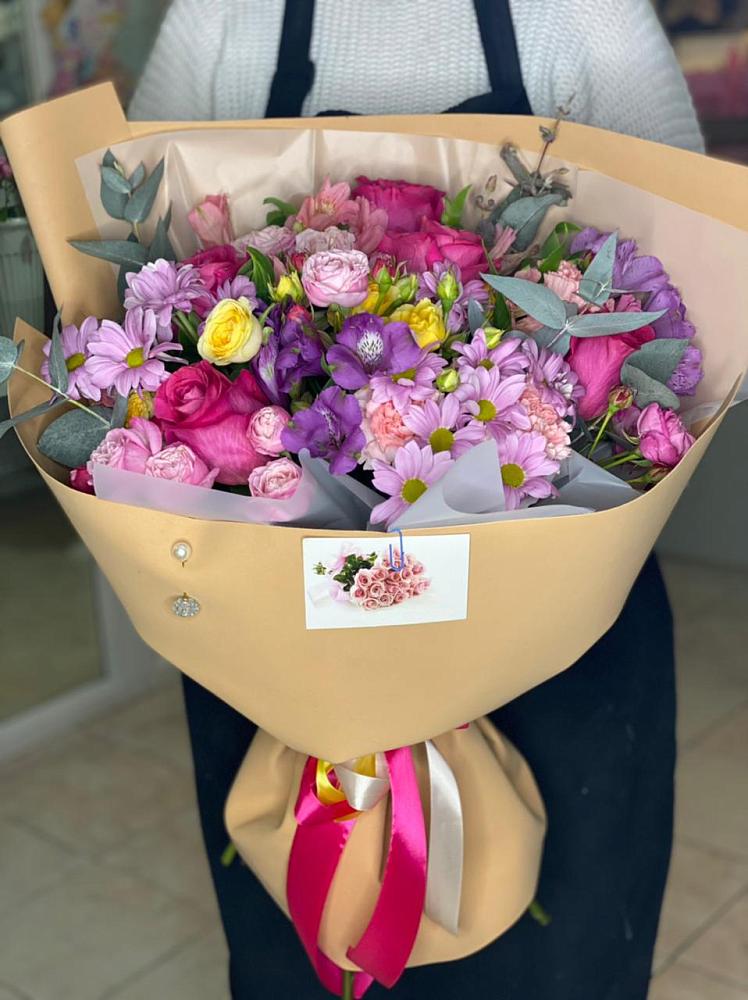 Букет цветов из: Хризантемы, Гвоздики и Альстромерии в Долгое Ледово