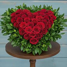 Цветочная композиция из Розы в виде сердца в Долгое Ледово