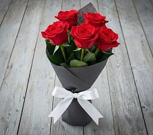 Букет 5 Красных роз Эдлесс Лав в Долгое Ледово