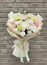 Букет цветов из:  Гвоздики, Розы, Лизиантусы и Хризантемы в Долгое Ледово