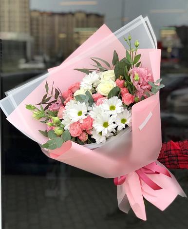 Букет цветов из: Розы, Лизиантусы и Хризантемы в Долгое Ледово