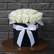 Цветочная композиция из Розы в шляпной коробке в Долгое Ледово